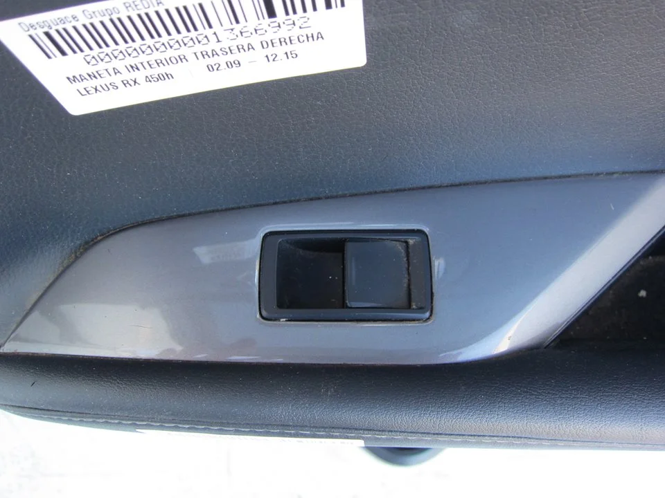 Foto de MANDO ELEVALUNAS TRASERO DERECHO LEXUS RX (GGL1/GYL1) 3.5 V6 24V CAT (249 CV / 183 KW)