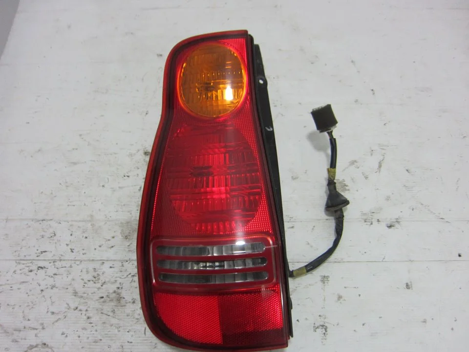 Foto de PILOTO TRASERO IZQUIERDO HYUNDAI MATRIX (FC) 1.6 CAT (103 CV / 76 KW) referencia 92401170