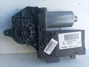 Foto de MOTOR ELEVALUNAS DELANTERO DERECHO PEUGEOT 307 (S1)(04.2001) 2.0 16V CAT (136 CV / 100 KW) referencia 9634457480 foto 4
