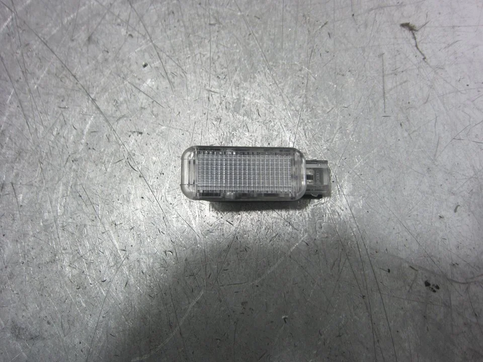 Foto de LUZ INTERIOR SEAT LEON (5F1) 1.6 TDI (105 CV / 77 KW) referencia 094741