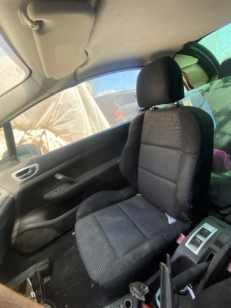Foto de ASIENTO DELANTERO DERECHO PEUGEOT 307 CC CABRIO-COUPÉ (S2) 2.0 16V HDi FAP CAT (RHR / DW10BTED4) (136 CV / 100 KW)