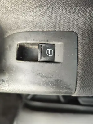 Foto de MANDO ELEVALUNAS DELANTERO DERECHO VOLKSWAGEN GOLF PLUS V (5M1) 1.9 TDI (105 CV / 77 KW)