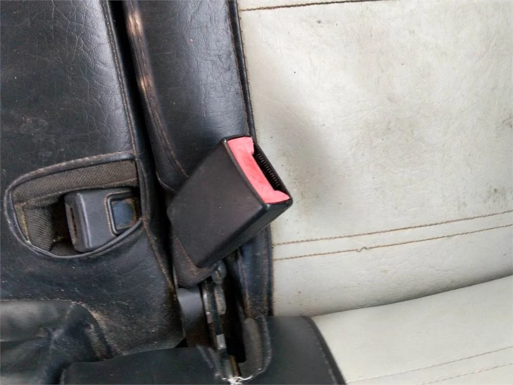 Foto de ENGANCHE CINTURON TRASERO DERECHO OPEL MERIVA 1.7 16V CDTI (101 CV / 74 KW)