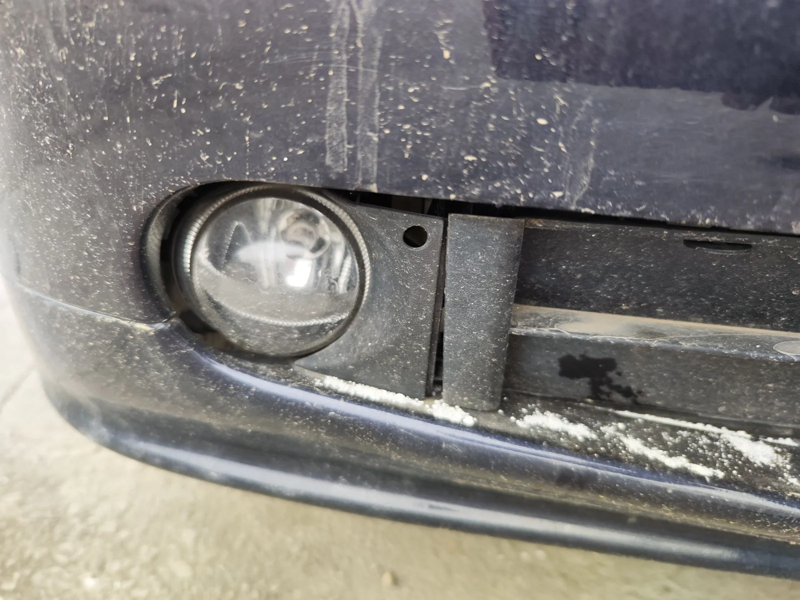 Foto de FARO ANTINIEBLA DERECHO BMW SERIE 5 BERLINA (E39) 3.0 24V Turbodiesel CAT (193 CV / 142 KW)