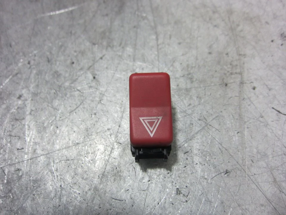 Foto de WARNING MERCEDES-BENZ CLASE 124 (BM 124) FAMILIAR referencia V30730124