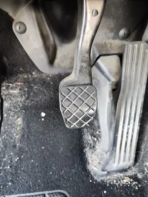 Foto de PEDAL FRENO SKODA YETI (5L)(2009) 2.0 TDI (110 CV / 81 KW) referencia 1K1 721 057
