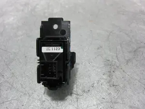 Foto de INTERRUPTOR OPEL INSIGNIA BERLINA 2.0 CDTI CAT (131 CV / 96 KW) referencia 13271123 foto 2