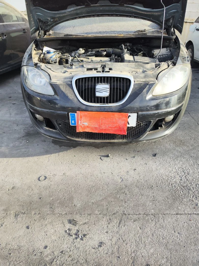 Foto de PARAGOLPES DELANTERO SEAT ALTEA (5P1) 1.9 TDI (105 CV / 77 KW)