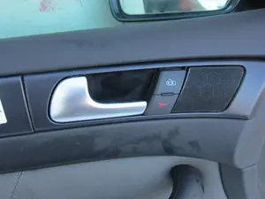 Foto de MANETA INTERIOR DELANTERA IZQUIERDA AUDI ALLROAD QUATTRO QUATTRO (4B5) 2.5 V6 24V TDI (180 CV / 132 KW) foto 1