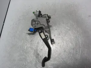 Foto de PEDAL EMBRAGUE RENAULT CLIO IV GRANDTOUR 0.9 Energy (90 CV / 66 KW) referencia 01121630 foto 5
