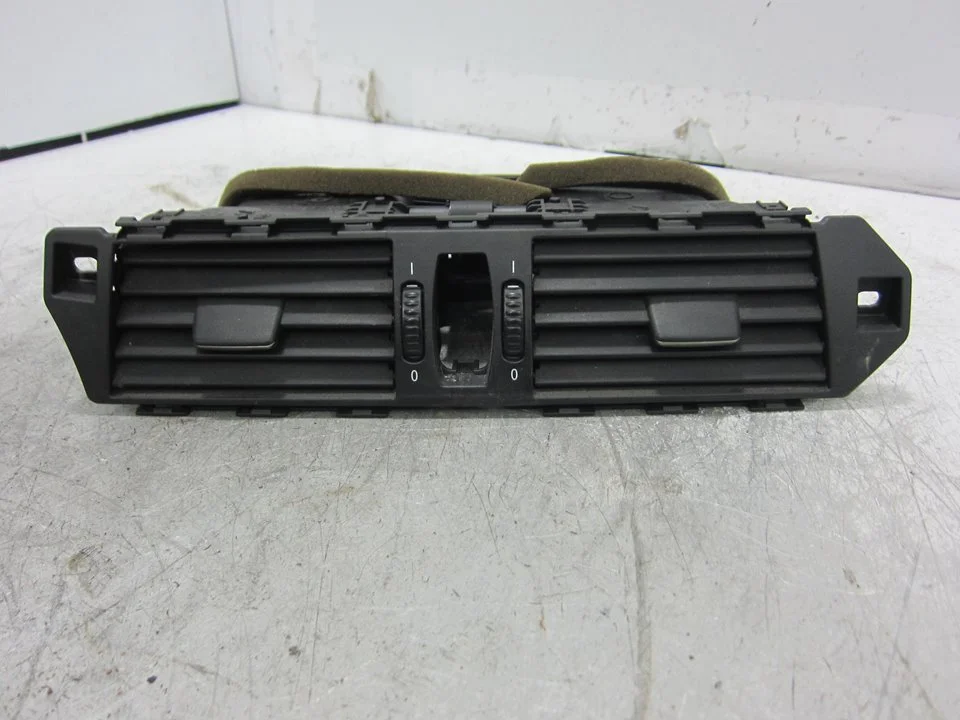 Foto de REJILLA AIREADORA BMW SERIE 5 BERLINA (E60) 3.0 Turbodiesel CAT (231 CV / 170 KW) referencia 6910734