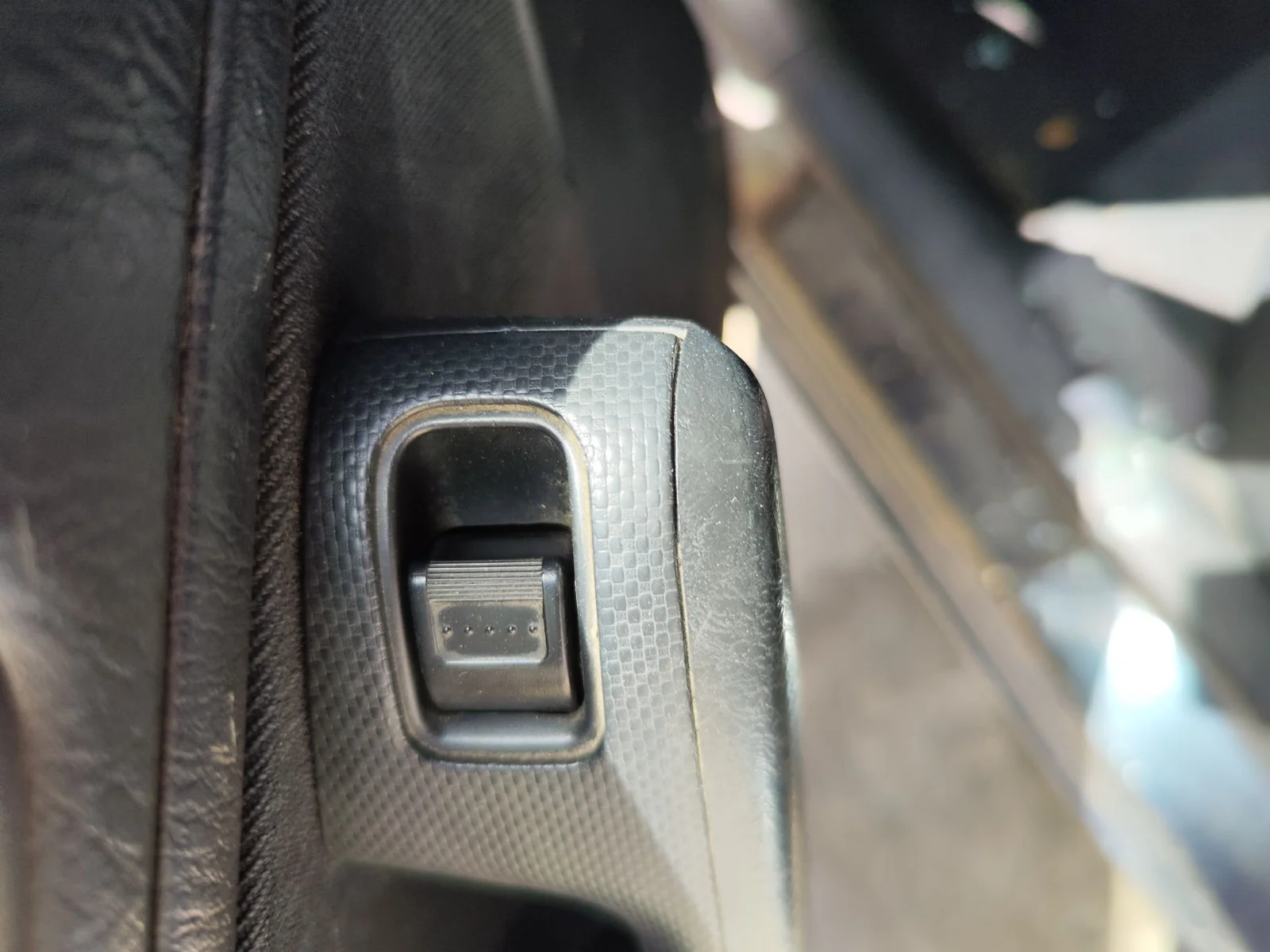 Foto de MANDO ELEVALUNAS TRASERO IZQUIERDO HONDA CIVIC AERODECK (MB/MC) 1.6 CAT (D 16 B 2) (116 CV / 85 KW)