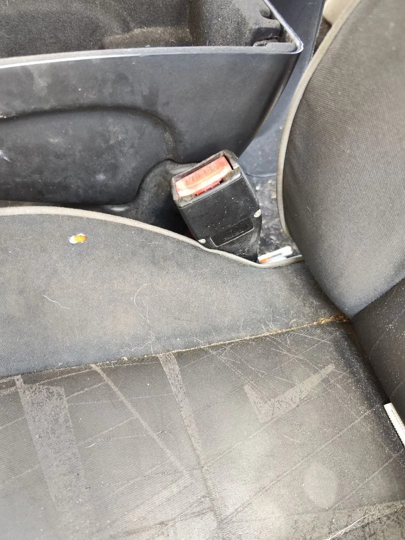 Foto de ENGANCHE CINTURON DELANTERO IZQUIERDO RENAULT SCENIC II (JM) 1.9 dCi Diesel (120 CV / 88 KW)