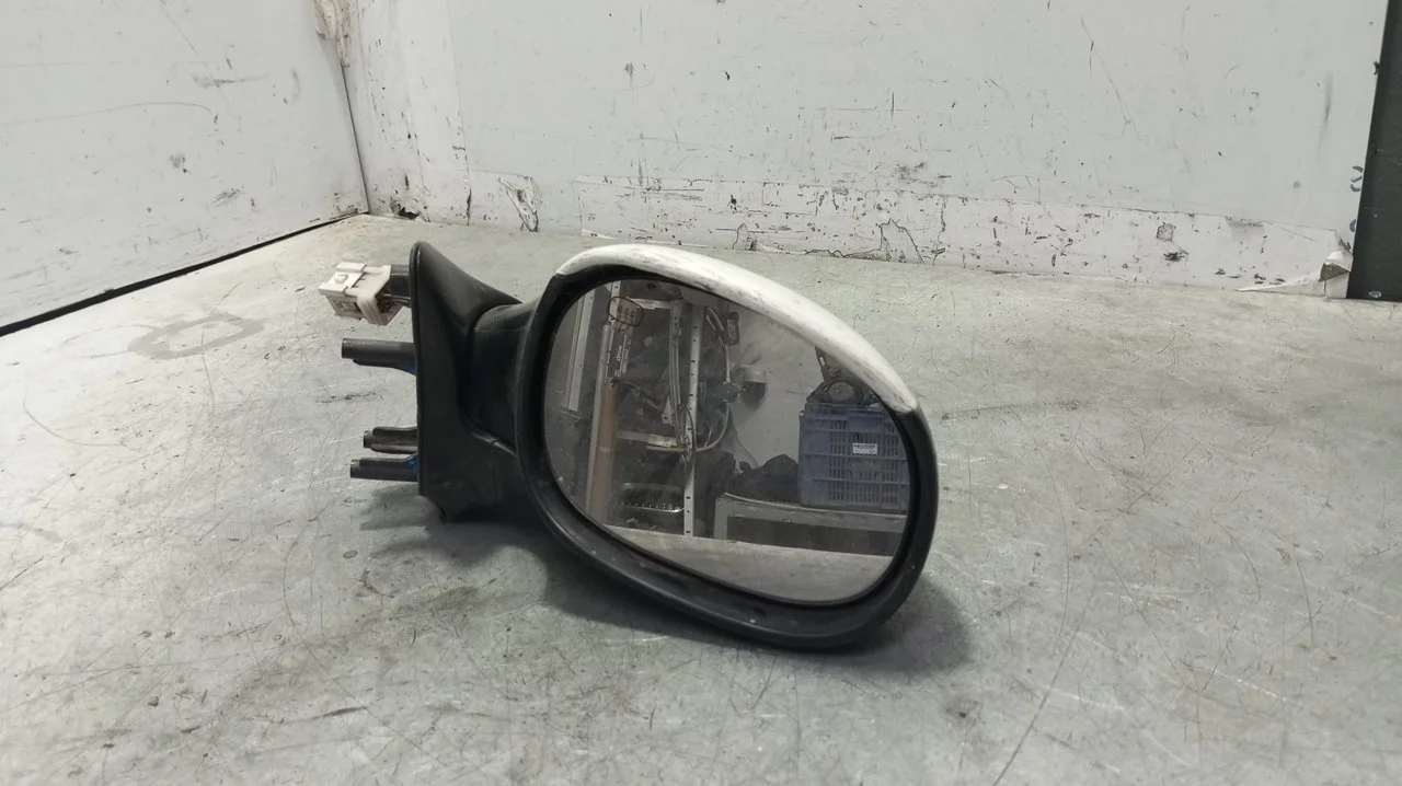 Foto de RETROVISOR DERECHO PEUGEOT 206 1.4 HDi (68 CV / 50 KW) referencia E2028015
