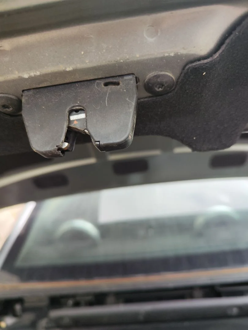 Foto de CERRADURA MALETERO / PORTON PEUGEOT 207 CC CABRIO-COUPÉ 1.6 16V (120 CV / 88 KW)