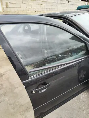 Foto de LUNA DELANTERA DERECHA VOLKSWAGEN BORA BERLINA (1J2)(1998) 1.9 TDI (110 CV / 81 KW)