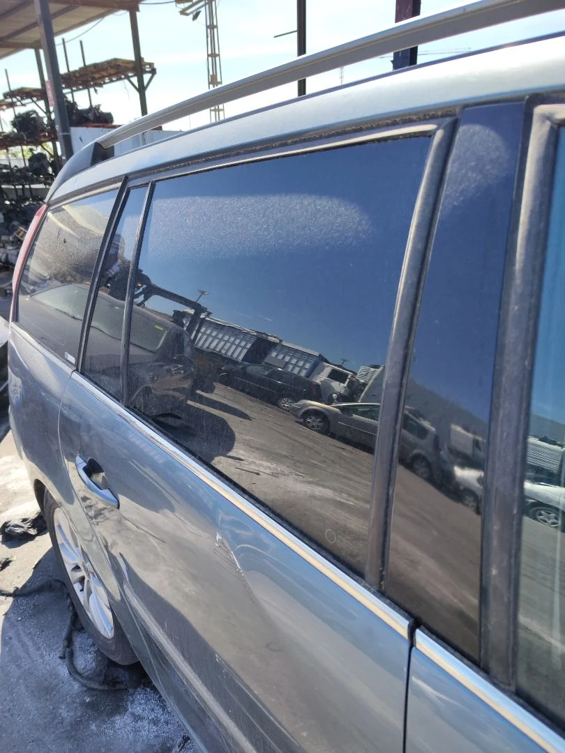 Foto de LUNA TRASERA DERECHA CITROEN GRAND C4 PICASSO 1.6 16V HDi FAP (109 CV / 80 KW)