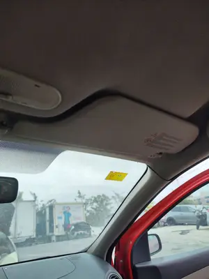 Foto de PARASOL DERECHO RENAULT CLIO III 1.5 dCi Diesel CAT (86 CV / 63 KW)