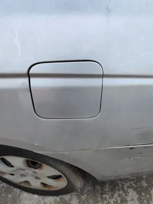 Foto de TAPA EXTERIOR COMBUSTIBLE KIA CERATO (LD) 1.5 CRDi (102 CV / 75 KW) referencia 695102F000