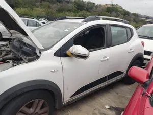 Foto de PUERTA DELANTERA IZQUIERDA DACIA SANDERO III 1.0 TCE CAT (91 CV / 67 KW) referencia 801013292R