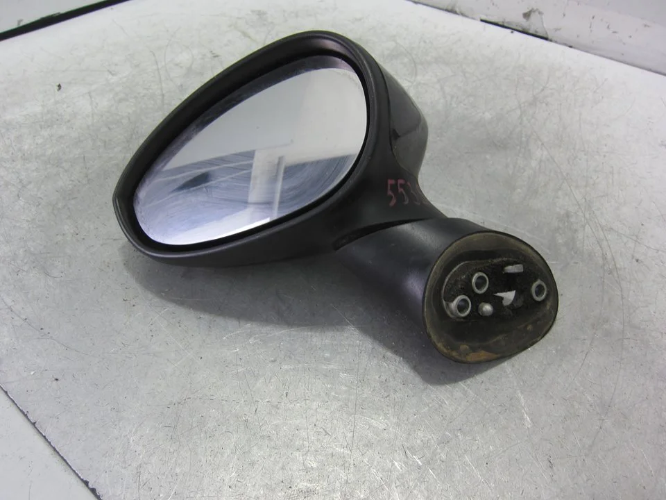 Foto de RETROVISOR IZQUIERDO FIAT GRANDE PUNTO (199) 1.9 8V JTD CAT (131 CV / 96 KW) referencia 011023