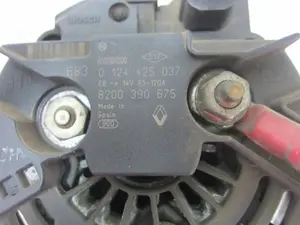 Foto de ALTERNADOR RENAULT CLIO III 1.5 dCi Diesel (106 CV / 78 KW) referencia 8200390675 foto 4