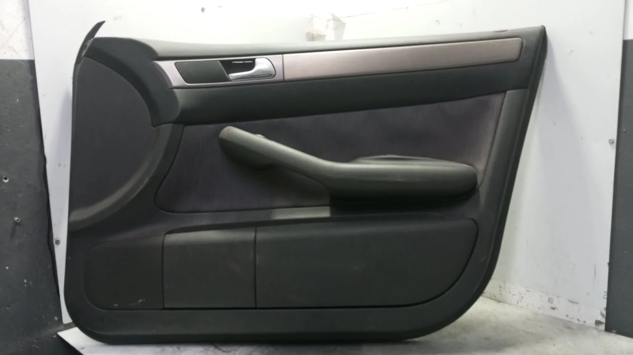Foto de GUARNECIDO PUERTA DELANTERA DERECHA AUDI A6 BERLINA (4B2) 2.5 V6 24V TDI (150 CV / 110 KW) referencia 4B0863980
