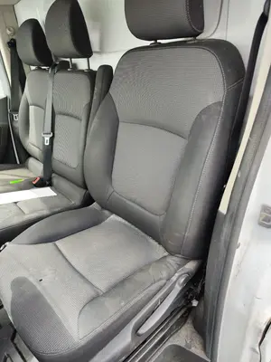 Foto de ASIENTO DELANTERO IZQUIERDO FIAT TALENTO FURGÓN (296) 2.0 Turbodiesel Ecojet (119 CV / 88 KW) foto 2