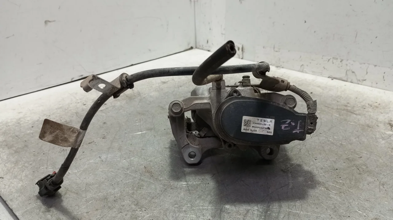Foto de PINZA DE FRENO TRASERA IZQUIERDA TESLA MODEL 3 eléctrico 258 kW (cont. 153 kW) (350 CV / 258 KW) referencia 1044623-00-H