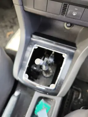 Foto de PALANCA CAMBIO FORD FOCUS BERLINA (CAP) 1.6 TDCi CAT (90 CV / 66 KW)