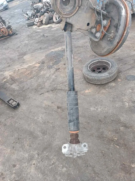 Foto de AMORTIGUADOR TRASERO IZQUIERDO OPEL CORSA E