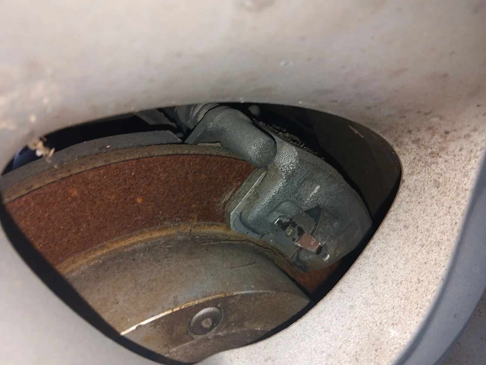 Foto de PINZA DE FRENO TRASERA IZQUIERDA MITSUBISHI GRANDIS (NA0W) 2.0 DI-D CAT (136 CV / 100 KW)