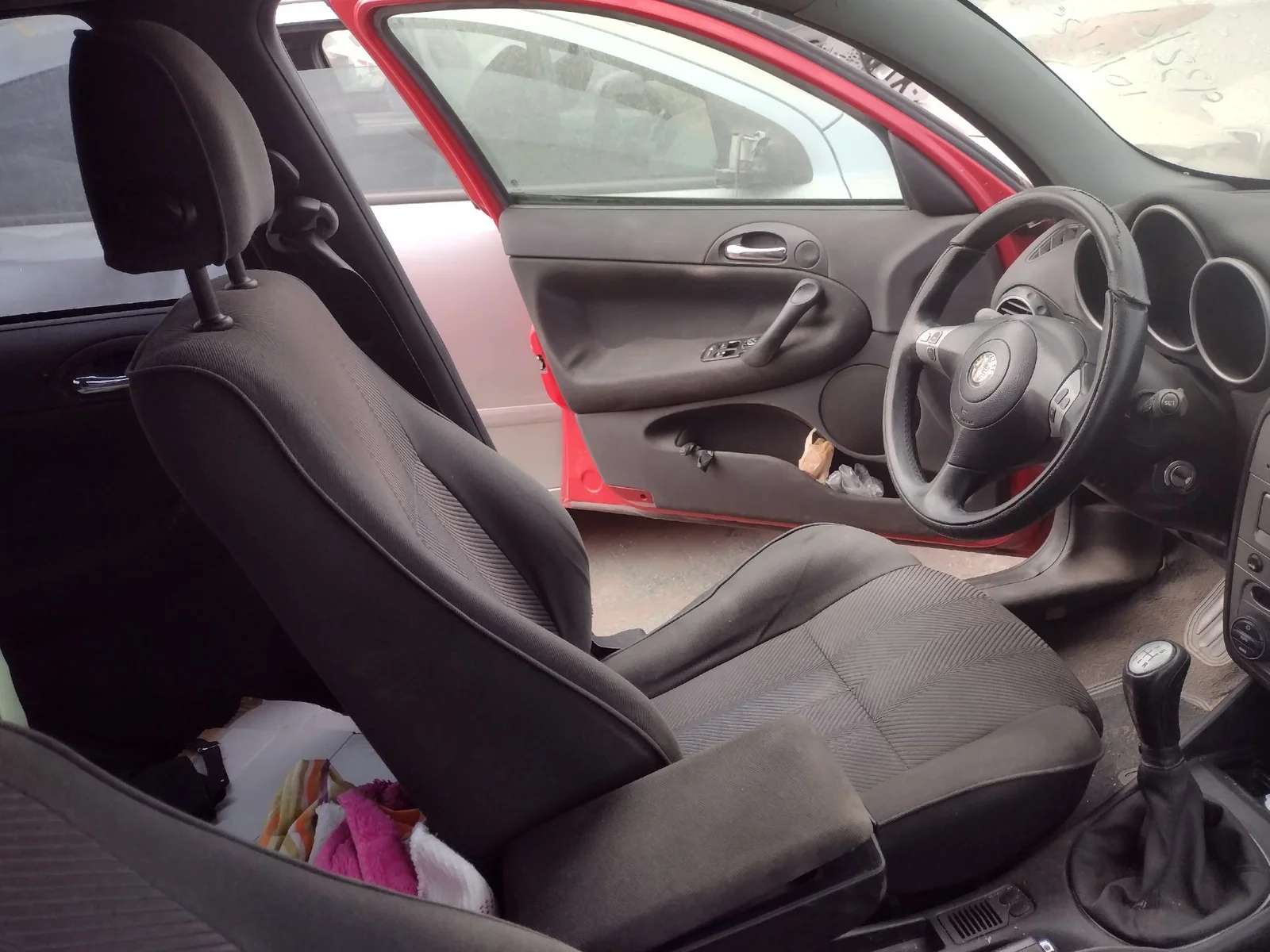 Foto de ASIENTO DELANTERO IZQUIERDO ALFA ROMEO 147 (190) 1.6 16V CAT (105 CV / 77 KW)
