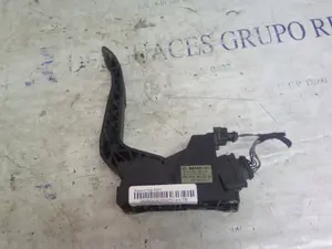Foto de PEDAL ACELERADOR MERCEDES-BENZ V CLASE (638) 2.2 16V CDI Turbodiesel CAT (122 CV / 90 KW) referencia A9013000504 foto 1