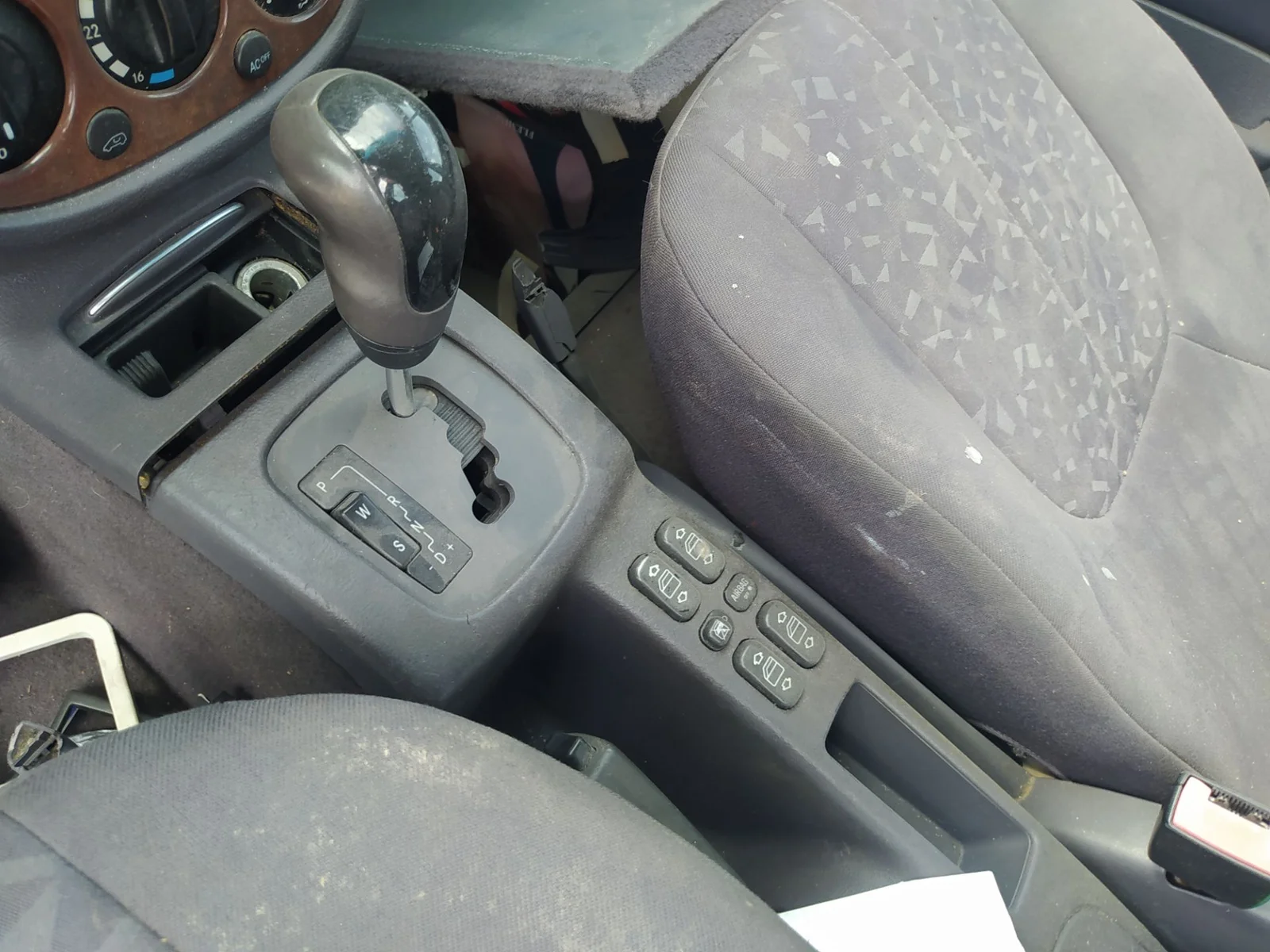 Foto de MANDO ELEVALUNAS DELANTERO IZQUIERDO MERCEDES-BENZ CLASE A (BM 168) 1.7 CDI Diesel CAT (95 CV / 70 KW)
