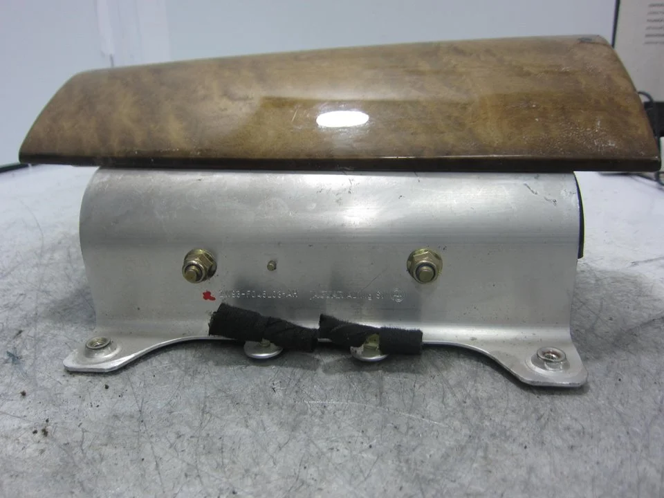 Foto de AIRBAG DELANTERO DERECHO JAGUAR S-TYPE (03.1999) 3.0 V6 24V CAT (238 CV / 175 KW) referencia 2W93F045L03AH