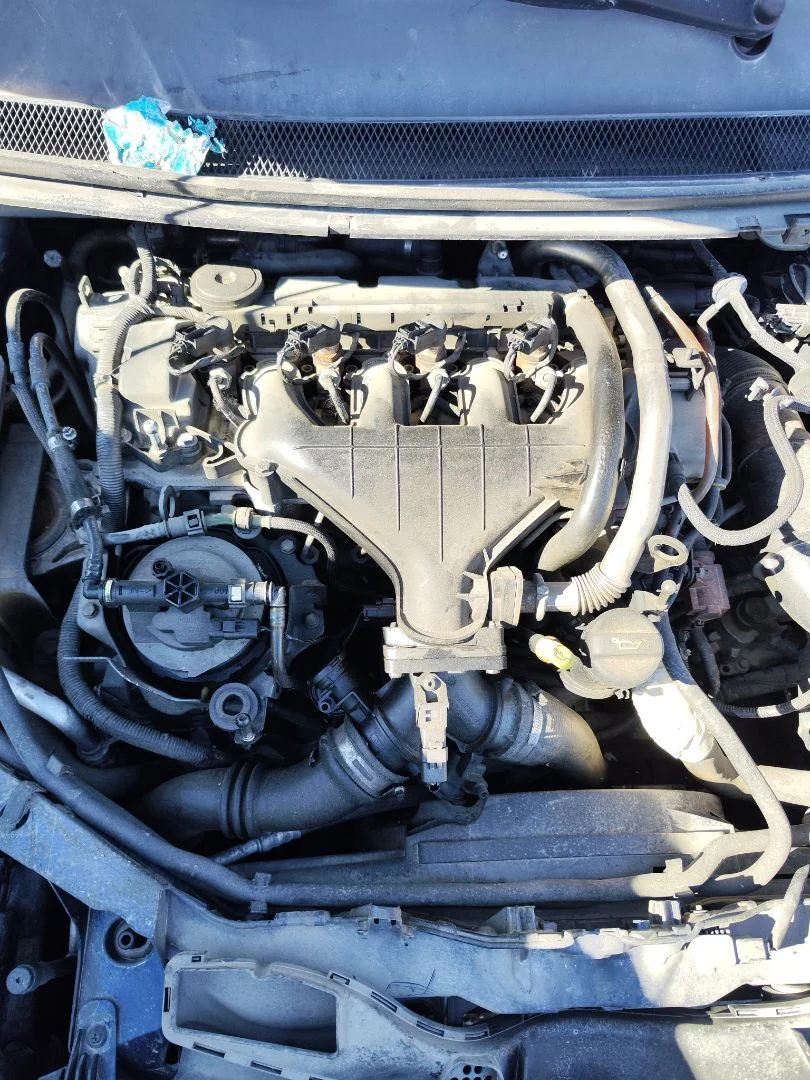 Foto de DESPIECE MOTOR FORD FOCUS CABRIO (CA5) 2.0 TDCi CAT (136 CV / 100 KW)