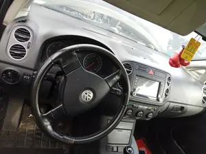 Foto de SALPICADERO VOLKSWAGEN GOLF PLUS V (5M1) 1.9 TDI (105 CV / 77 KW)