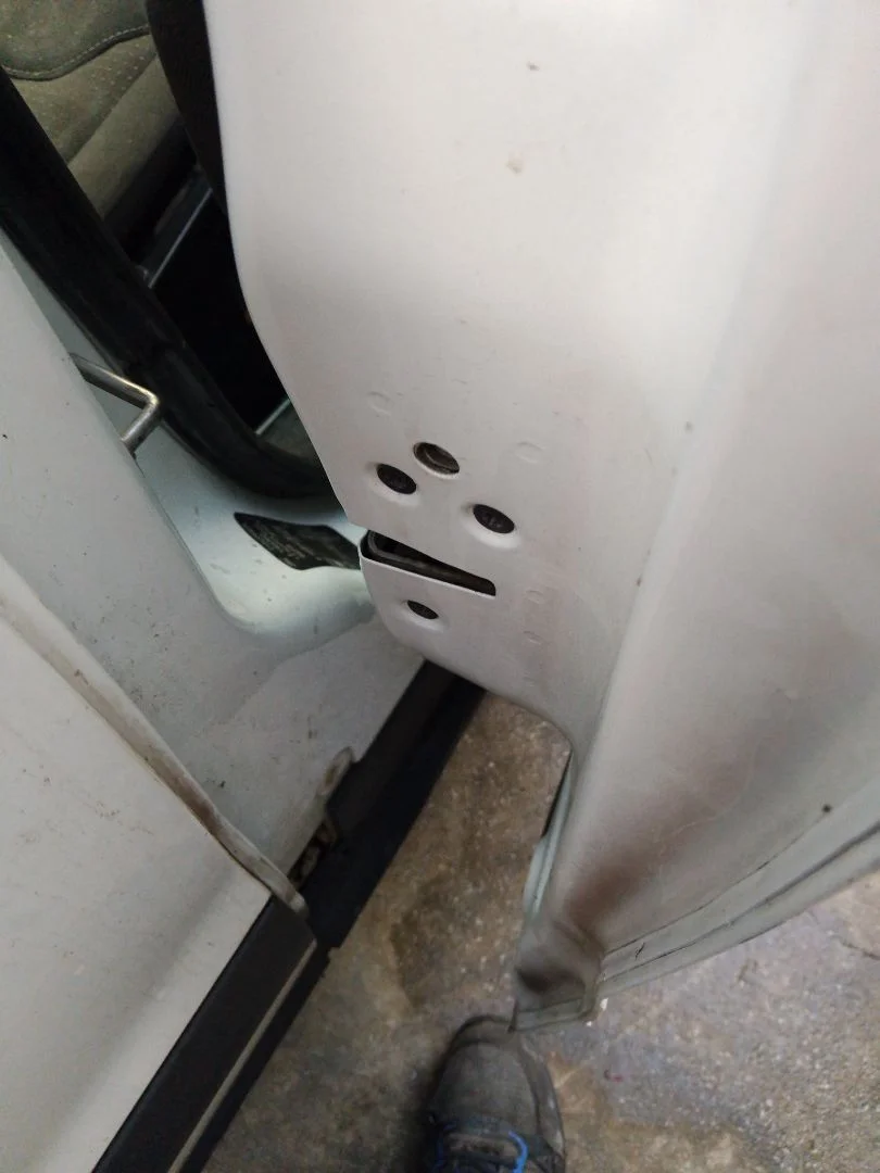 Foto de CERRADURA PUERTA DELANTERA DERECHA FORD TRANSIT COURIER (C4A) 1.5 TDCi CAT (95 CV / 70 KW) referencia BM5AA21812BG