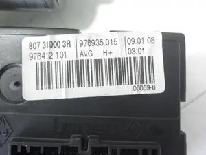Foto de ELEVALUNAS TRASERO DERECHO RENAULT LAGUNA III BERLINA 2.0 dCi Diesel CAT (131 CV / 96 KW) referencia 827000001R foto 9