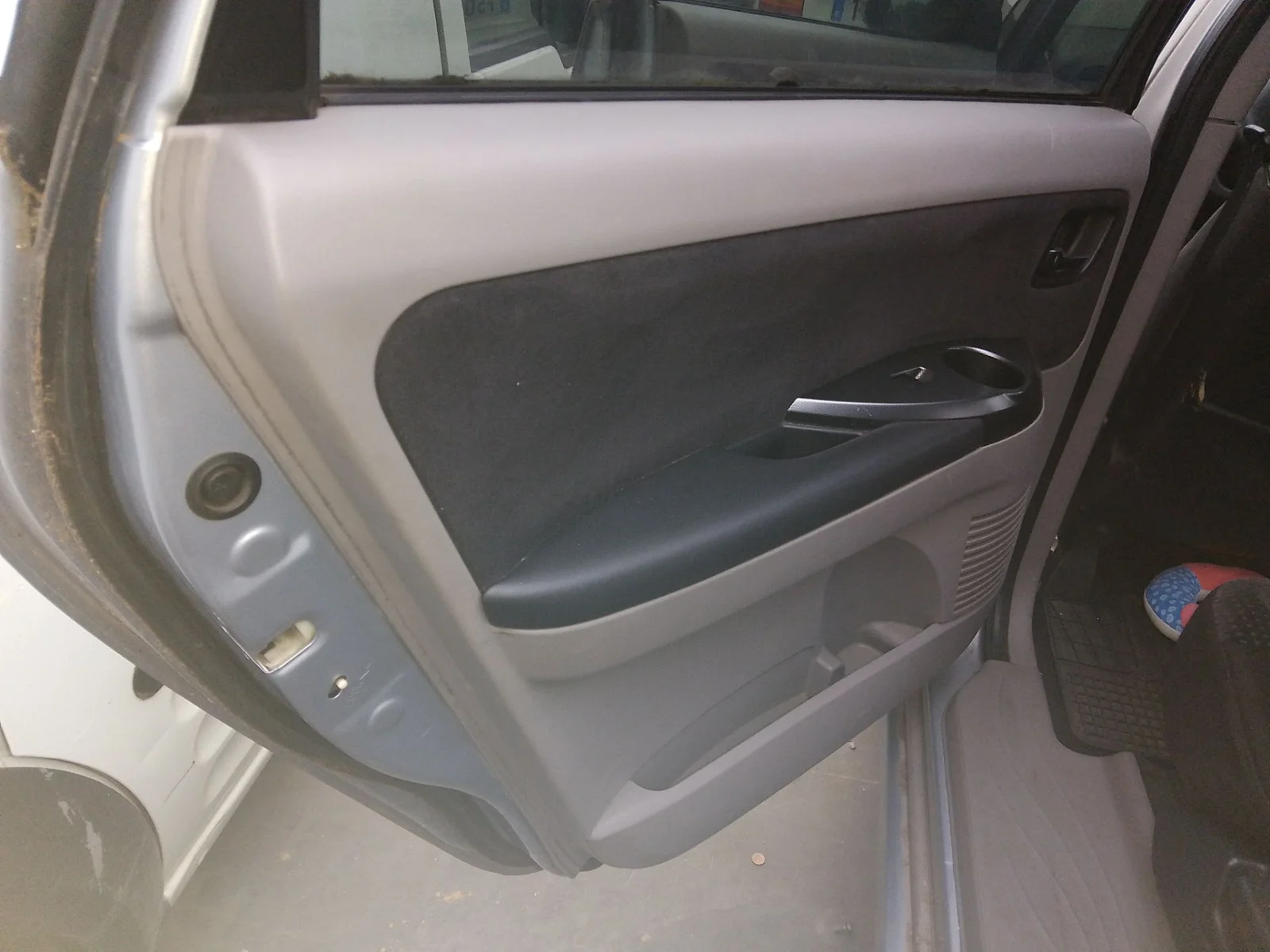 Foto de ELEVALUNAS TRASERO IZQUIERDO MITSUBISHI GRANDIS (NA0W) 2.0 DI-D CAT (136 CV / 100 KW)
