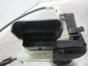 Foto de CERRADURA PUERTA DELANTERA IZQUIERDA PEUGEOT 308 1.6 HDi (92 CV / 68 KW) referencia A048069 foto 4