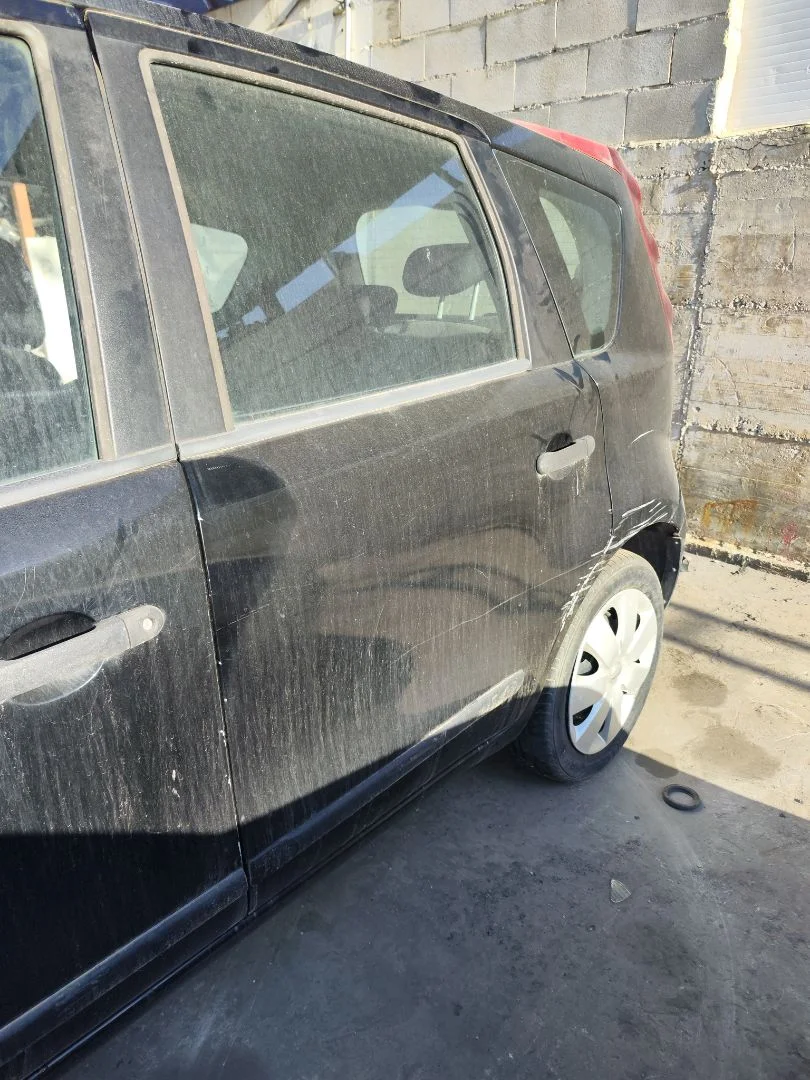 Foto de PUERTA TRASERA IZQUIERDA NISSAN NOTE (E11E) 1.4 CAT (88 CV / 65 KW)