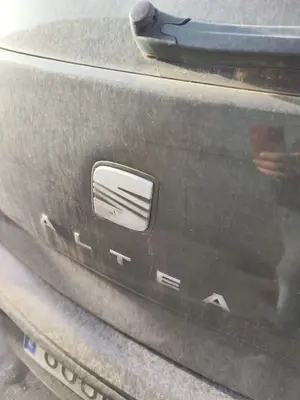 Foto de CERRADURA MALETERO / PORTON SEAT ALTEA (5P1) 1.9 TDI (105 CV / 77 KW)