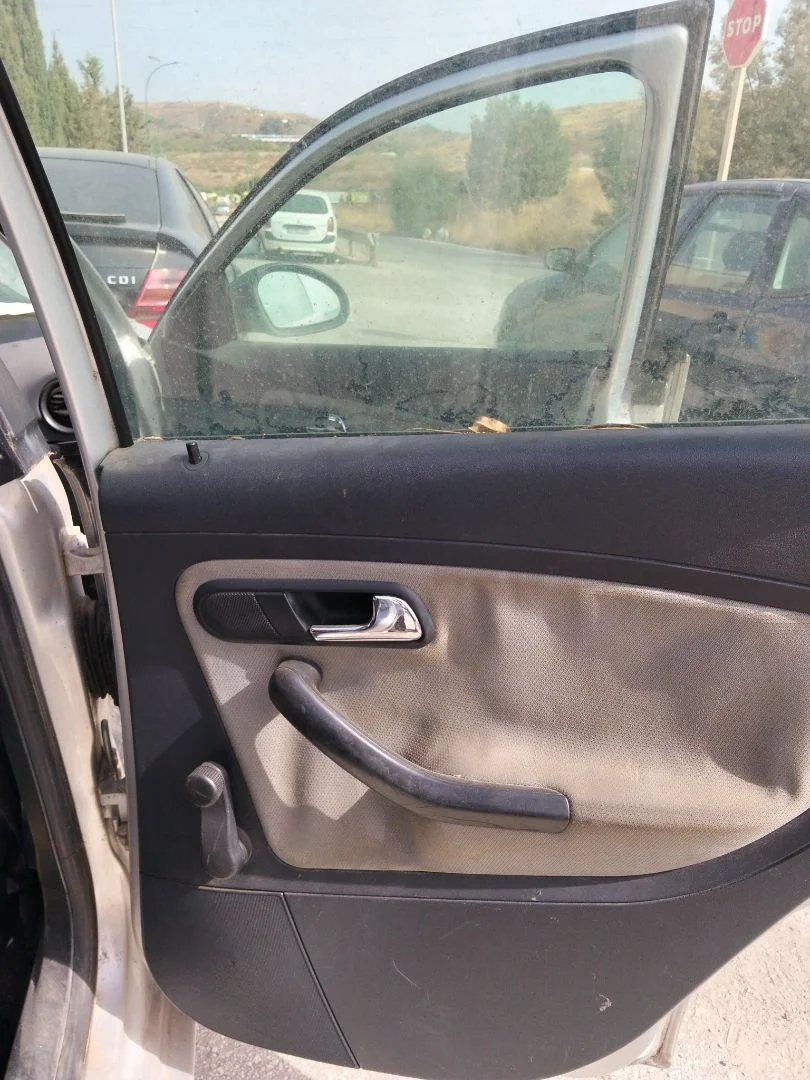 Foto de GUARNECIDO PUERTA TRASERA DERECHA SEAT IBIZA (6L1) 1.9 SDI (64 CV / 47 KW) referencia 6L4867212ABFKZ