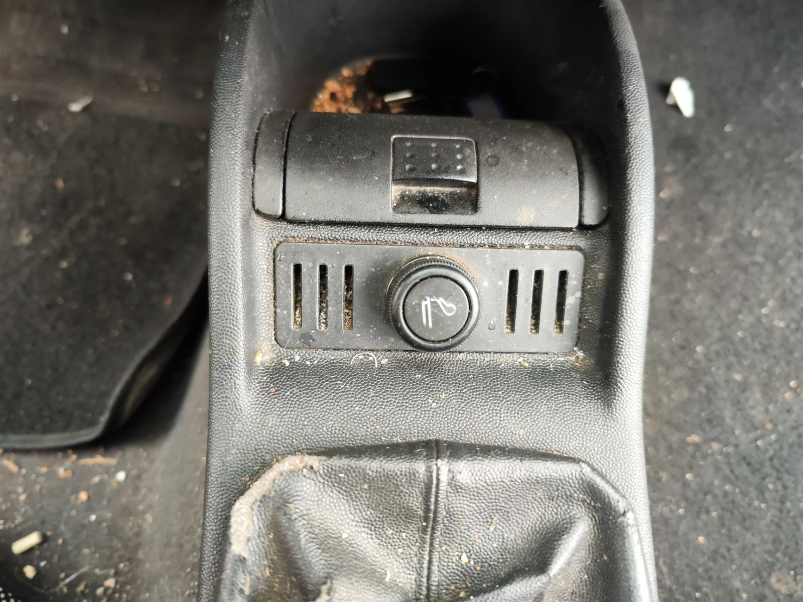 Foto de CENICERO OPEL CORSA C 1.4 16V (90 CV / 66 KW) referencia 24424602