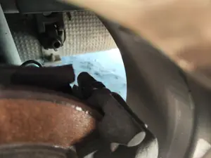 Foto de PINZA DE FRENO TRASERA IZQUIERDA CITROEN C4 BERLINA 1.6 16V HDi (90 CV / 66 KW) referencia 4400N4