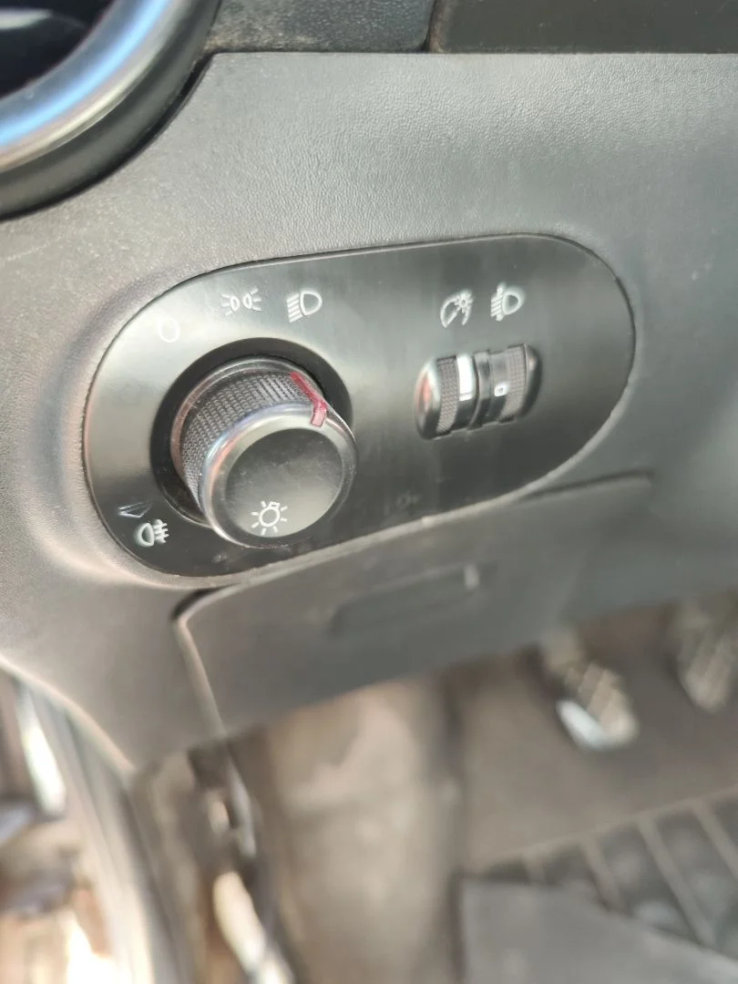 Foto de MANDO LUCES SEAT IBIZA (6L1) 1.9 TDI (101 CV / 74 KW)
