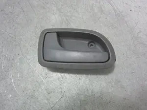 Foto de MANETA INTERIOR DELANTERA IZQUIERDA KIA PICANTO (SA) referencia 8261007000