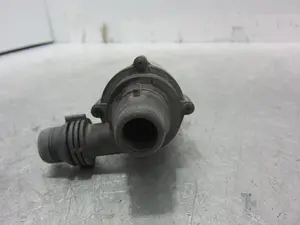 Foto de BOMBA AGUA BMW SERIE 7 (E65/E66) 3.0 Turbodiesel CAT (231 CV / 170 KW) referencia 70207803 foto 4